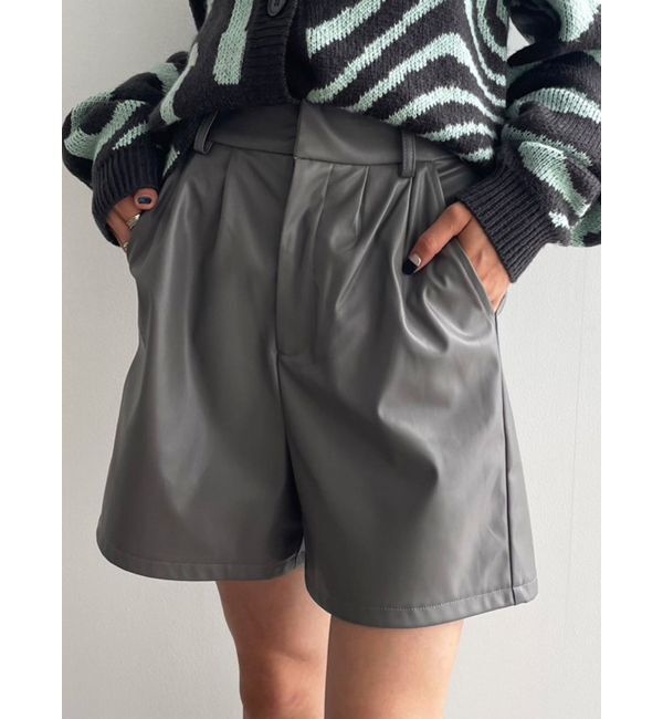 EMODA「フェイクレザーショートパンツ」|キュロット|