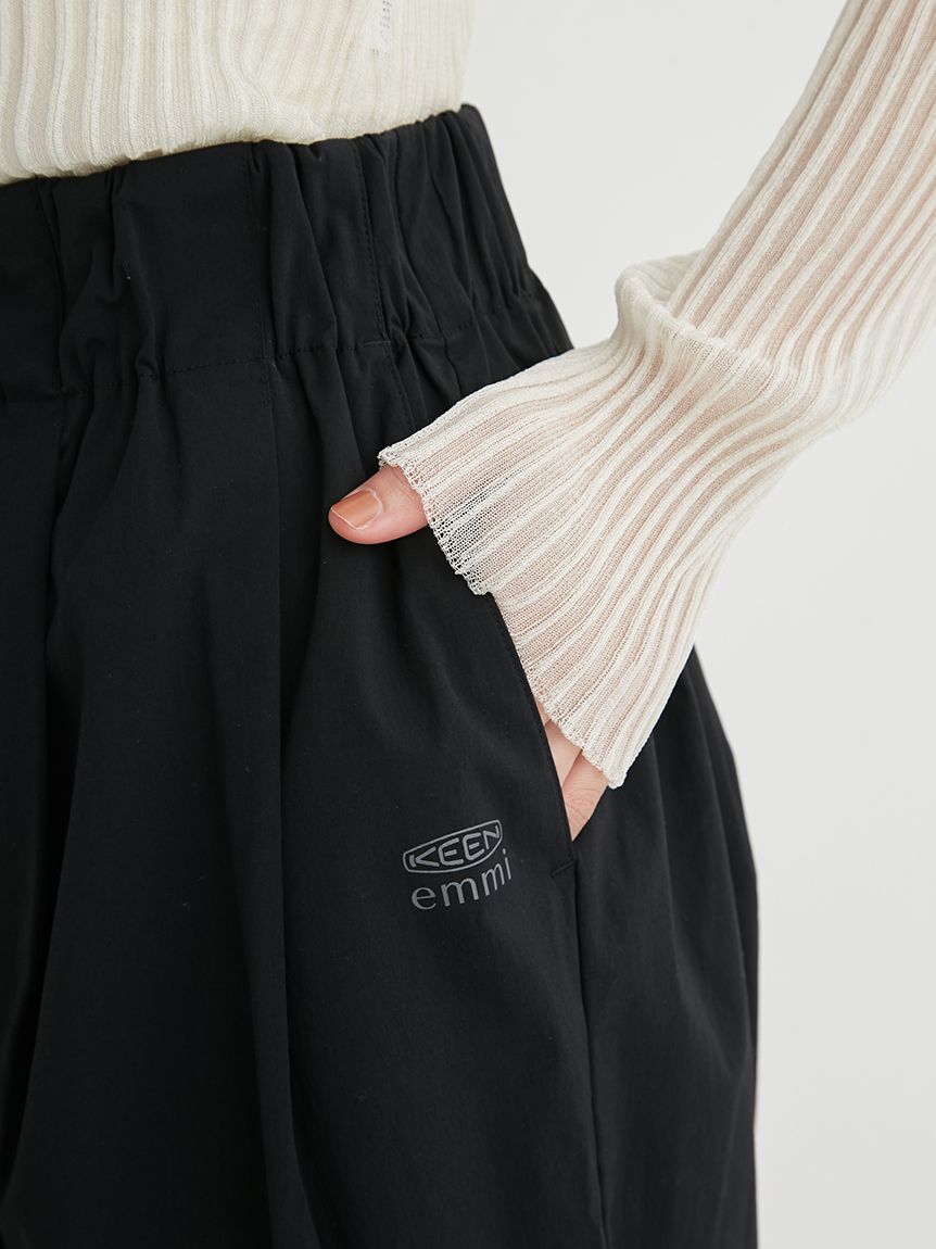 KEEN「【emmi&times;KEEN】GATHER TUCK PANTS」|チノ|
