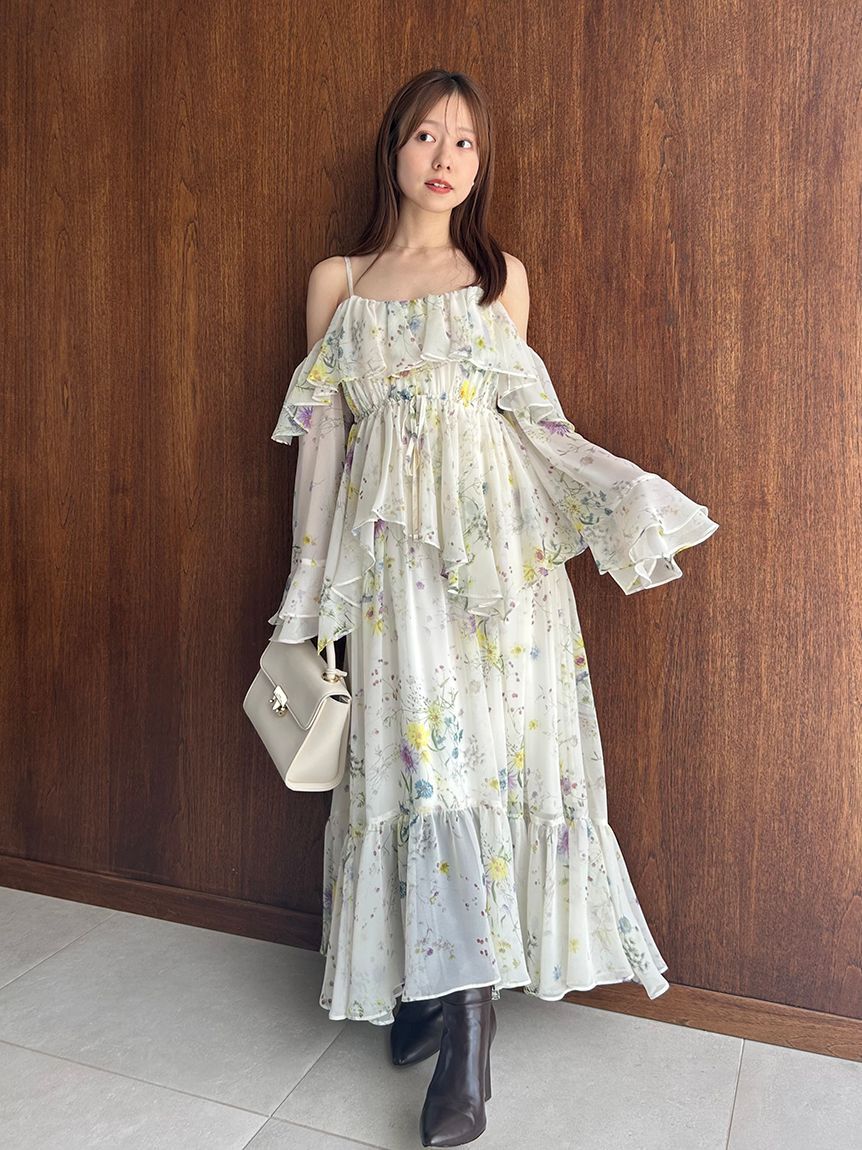 SNIDEL「オフショルフリルワンピース」|ワンピース|