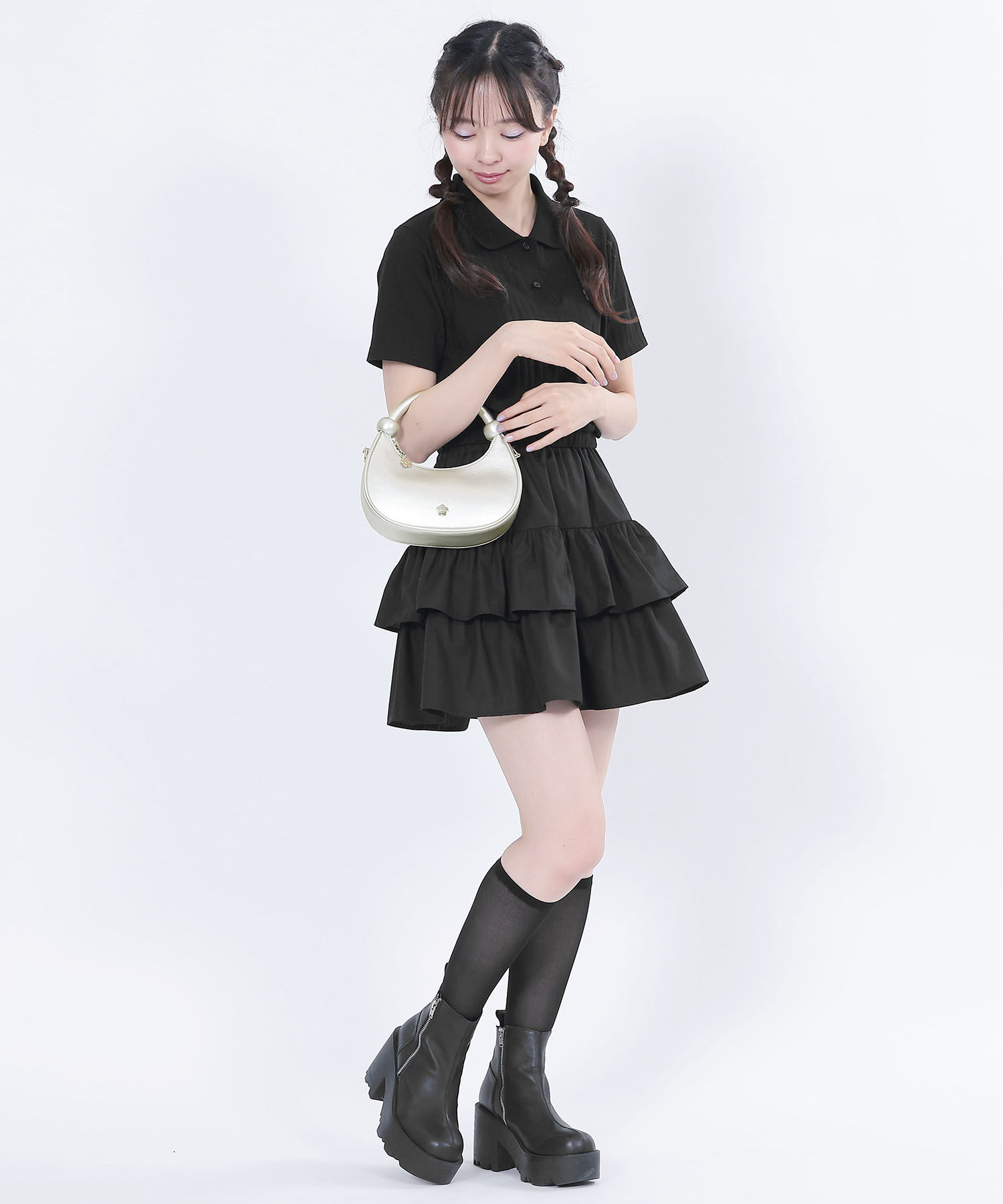 MARY QUANT「ハーフムーンメタルデイジー 2WAYショルダー」|ショルダー・メッセンジャー|