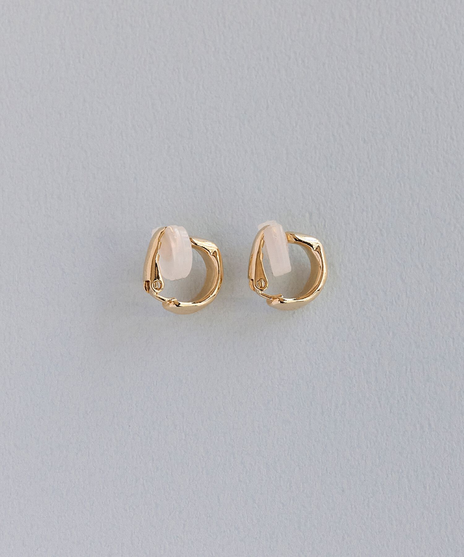 Phoebe「ニュアンスメタルフープイヤリング」|イヤリング|