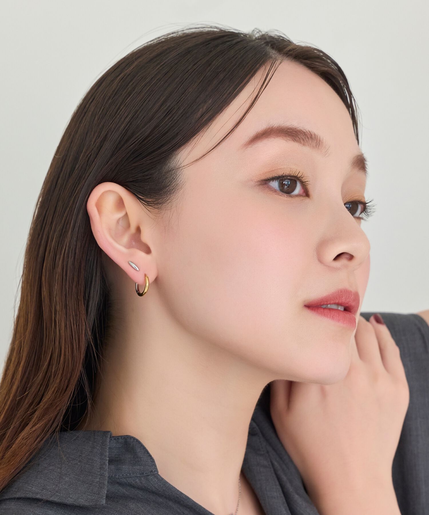 Phoebe「【金属アレルギー対応】メタルオーバルグレースピアス　シルバー/サージカルステンレス」|ピアス|