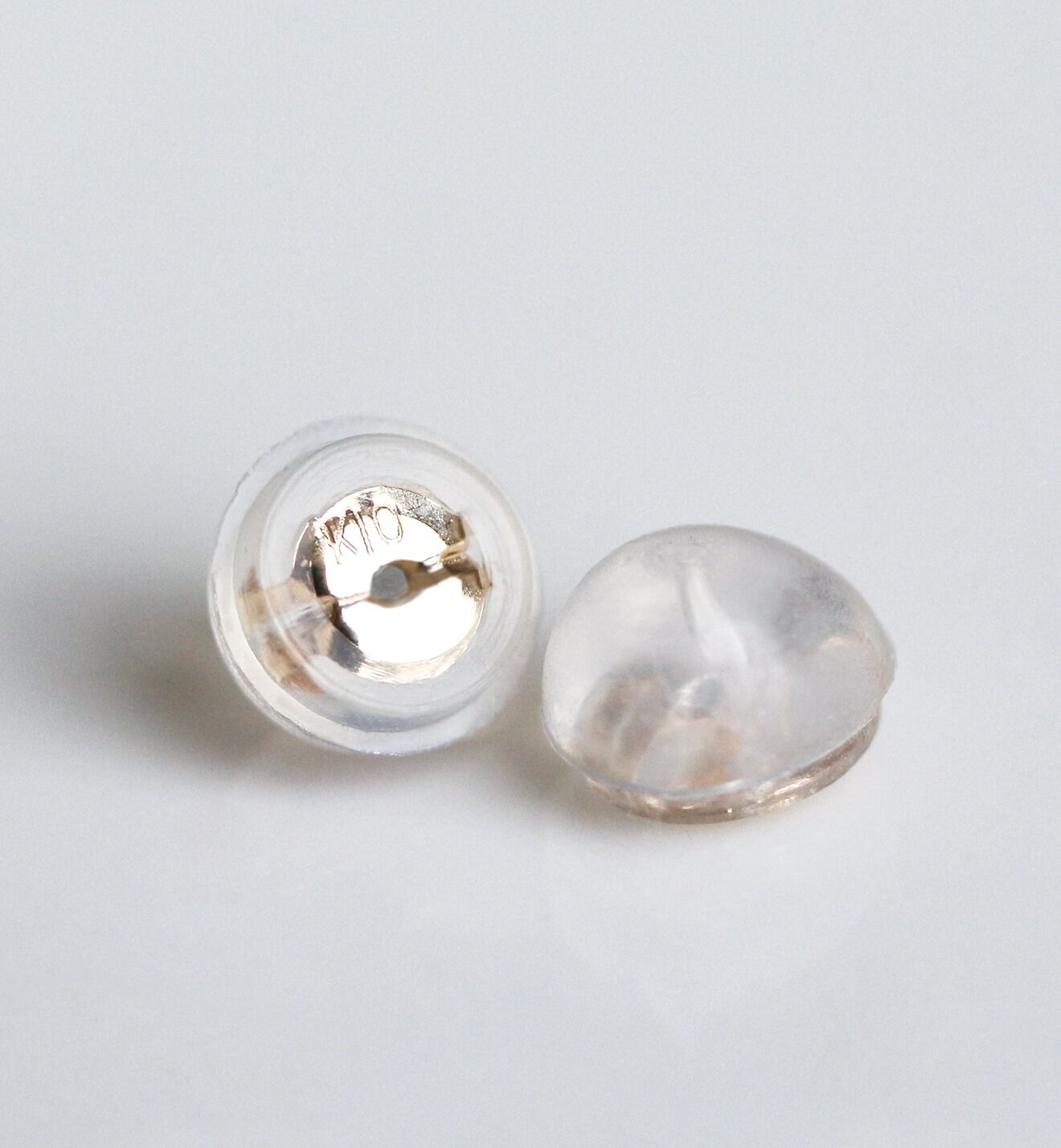  「鳥の足跡 プレート ピアス | K10YG」|ピアス|