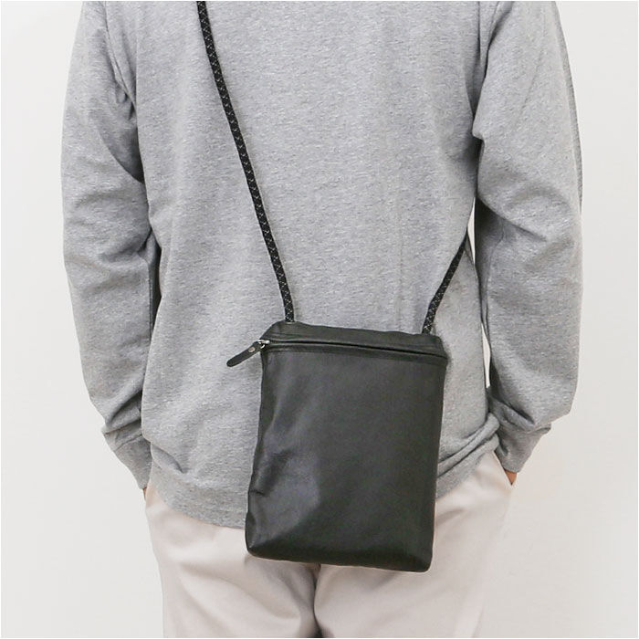 BACKYARD FAMILY「サコッシュ ミニショルダーバッグ レザー 通販 メンズ 本革 ショルダーバッグ 肩掛け バッグ」|ショルダー・メッセンジャー|