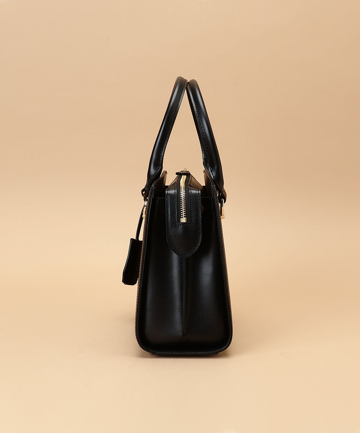 Samantha Thavasa「サークル金具デザイン レザースクエアバッグ 大サイズ」|ハンドバッグ|