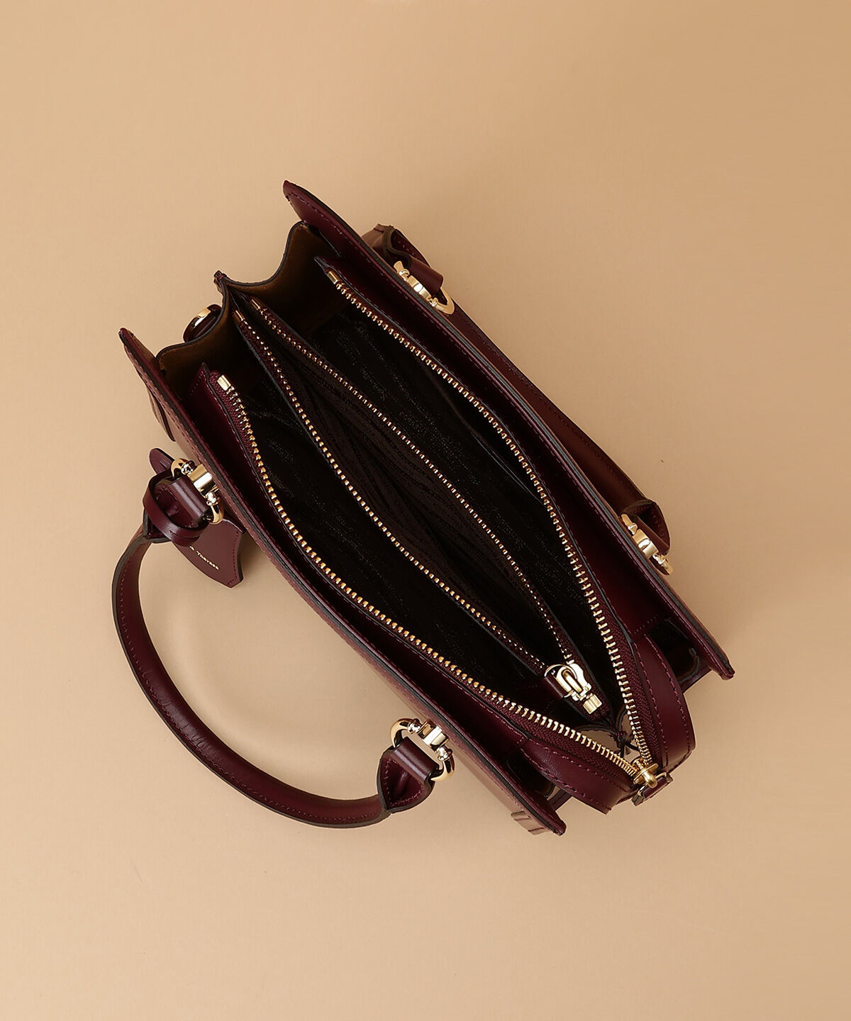 Samantha Thavasa「サークル金具デザイン レザースクエアバッグ 大サイズ」|ハンドバッグ|