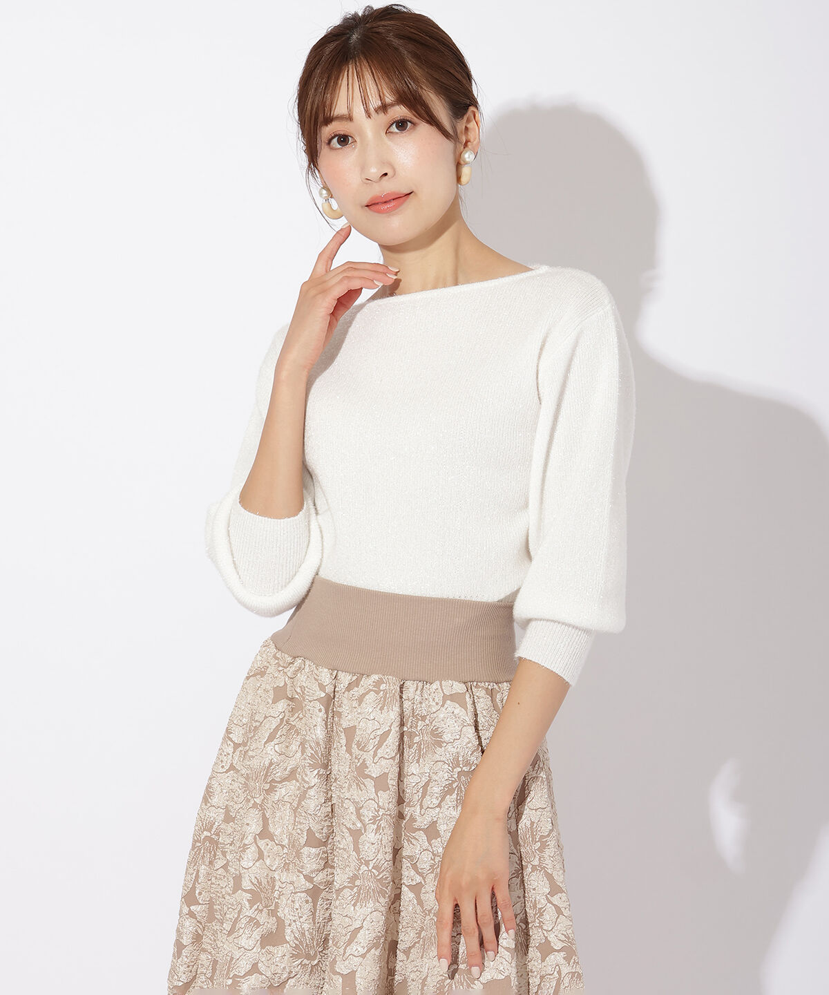 アンドクチュール「フィルムヤーンボートネックプルオーバー」|ニット・セーター|オフ