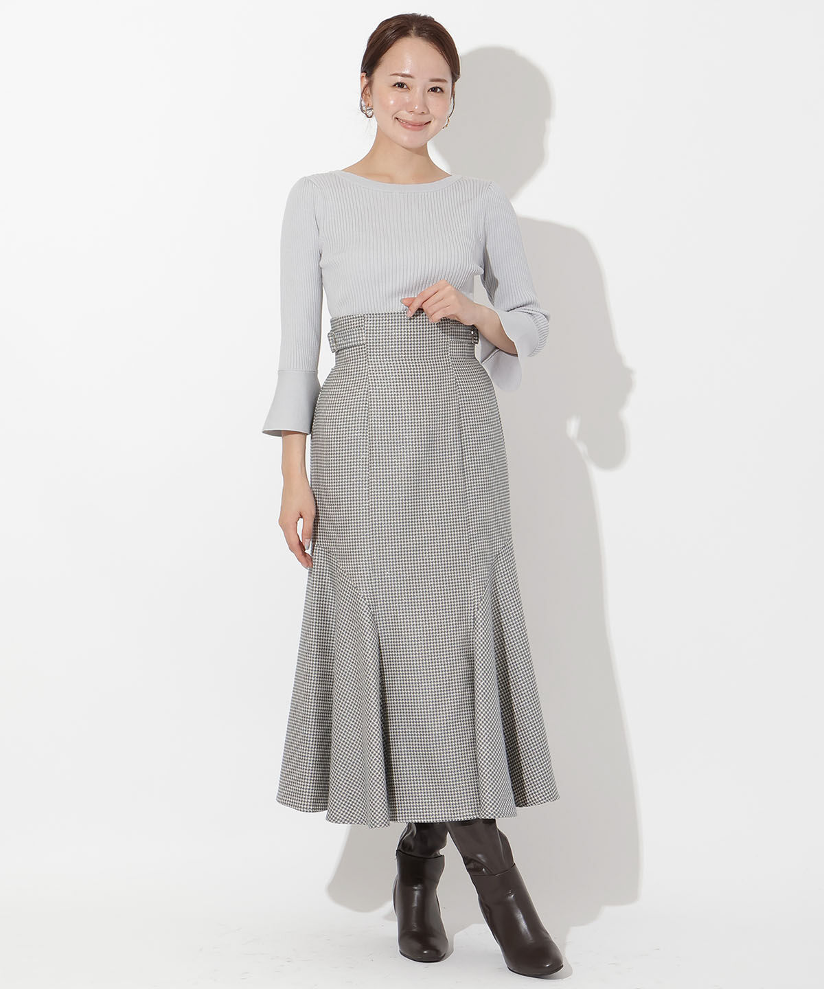 アンドクチュール「袖フレアクルーネックリブプルオーバー」|ニット・セーター|