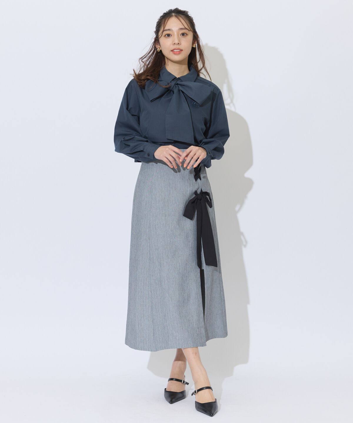 アンドクチュール「サイドレースアップリボンスリットスカート」|タイト|グレー