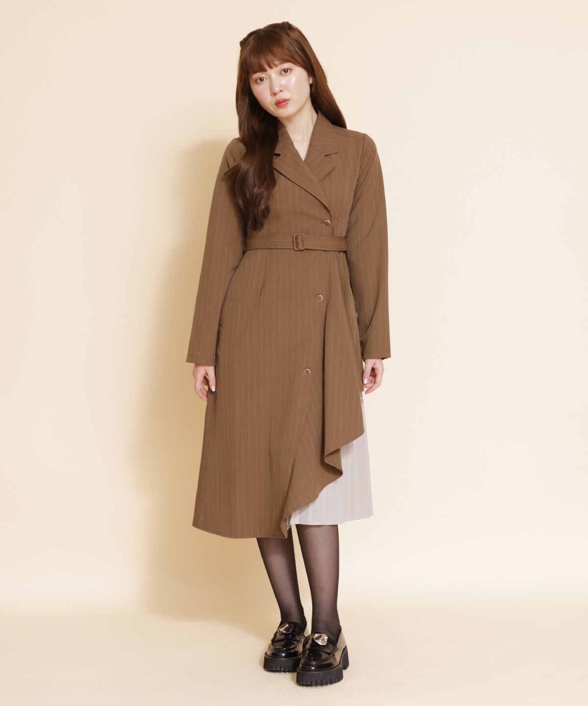 REDYAZEL「サイドプリーツストライプワンピース」|ワンピース|ブラウン