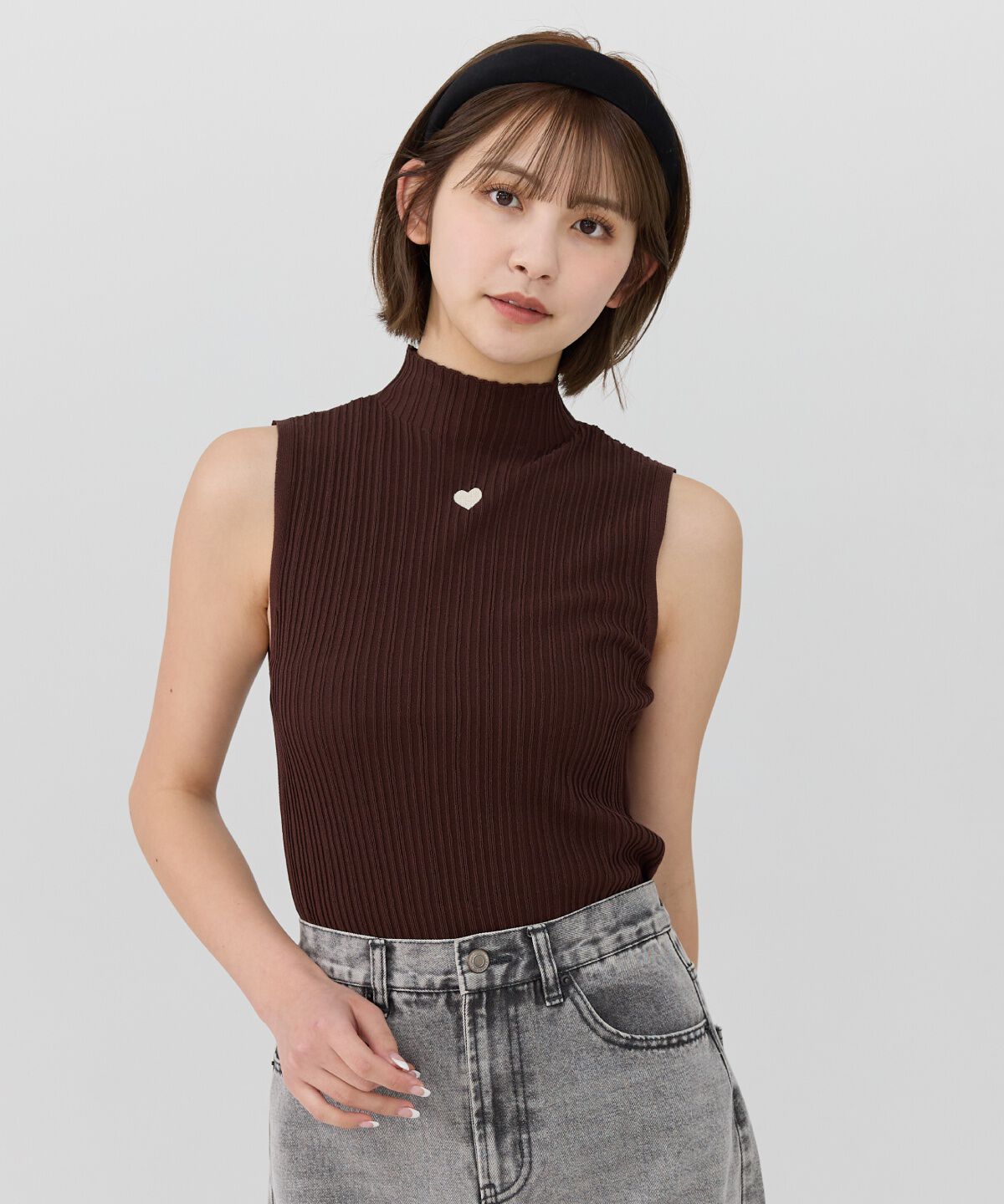 REDYAZEL「ハート刺繍ノースリーブリブニット」|ニット・セーター|ﾀﾞｰｸﾌﾞﾗｳﾝ