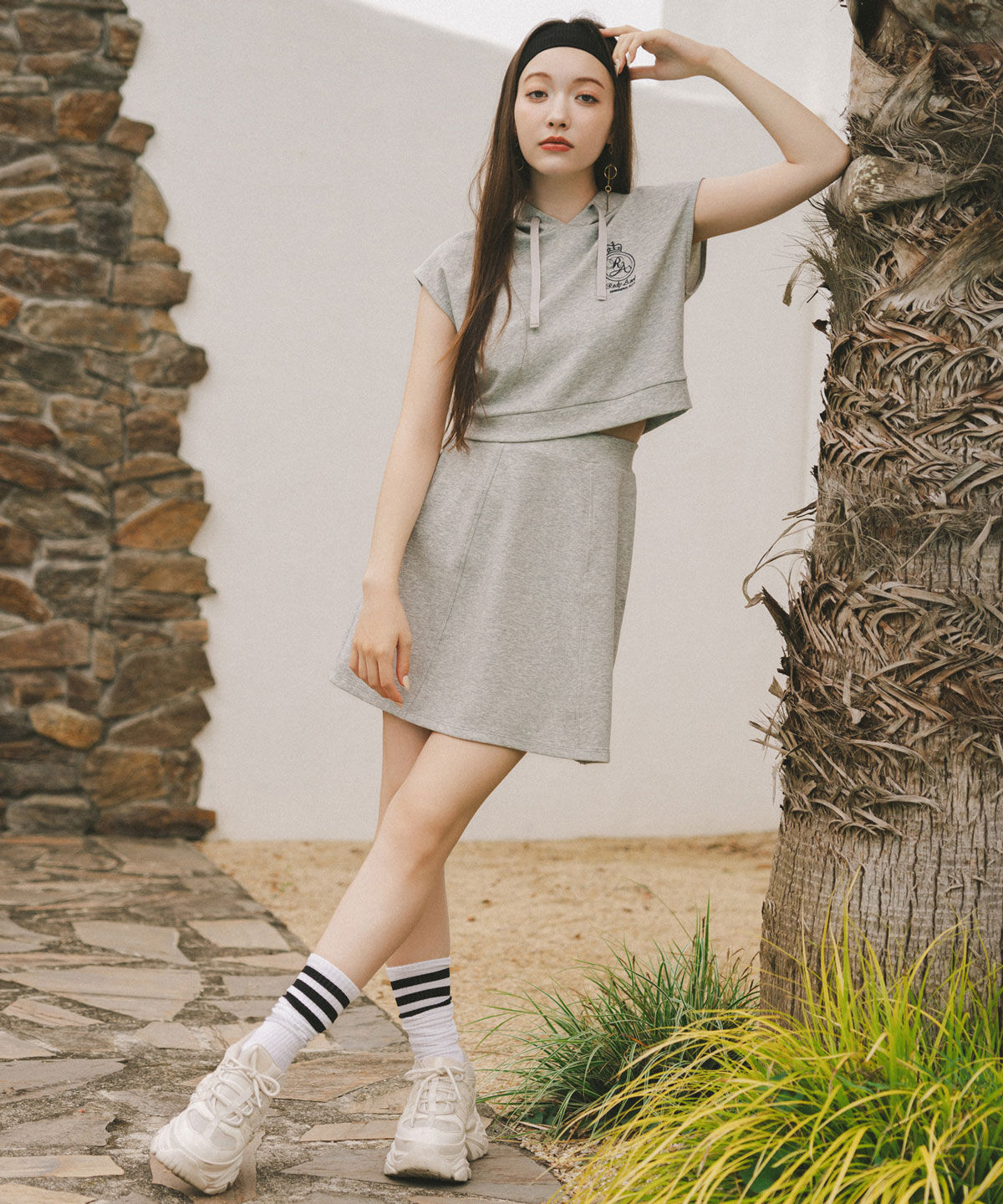 REDYAZEL「エンブレム刺繍フーディー&times;フレアスカートセットアップ」|ワンピース|