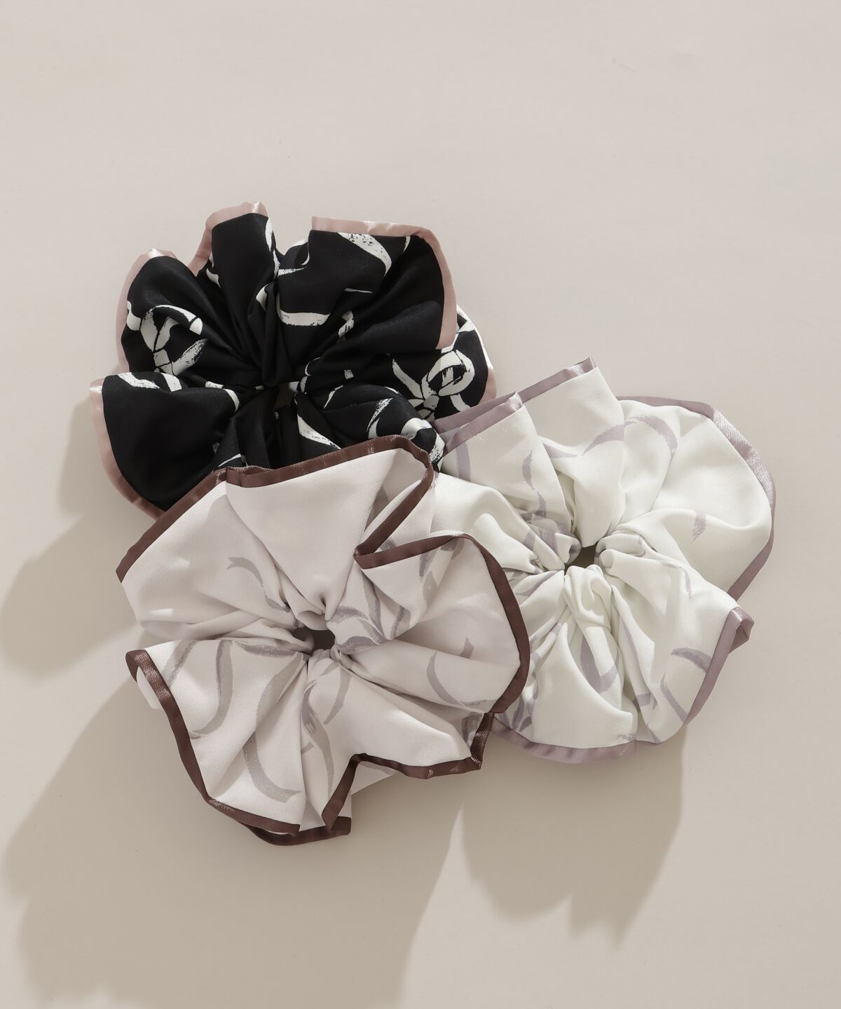 WILLSELECTION「リボンプリントパイピングシュシュ」|ヘアゴム・シュシュ|