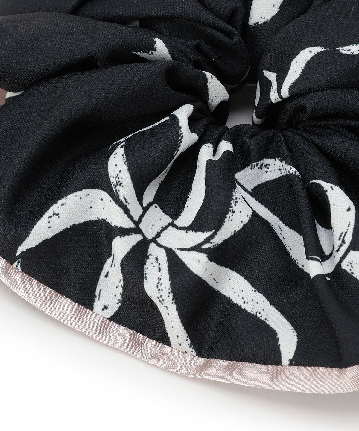 WILLSELECTION「リボンプリントパイピングシュシュ」|ヘアゴム・シュシュ|