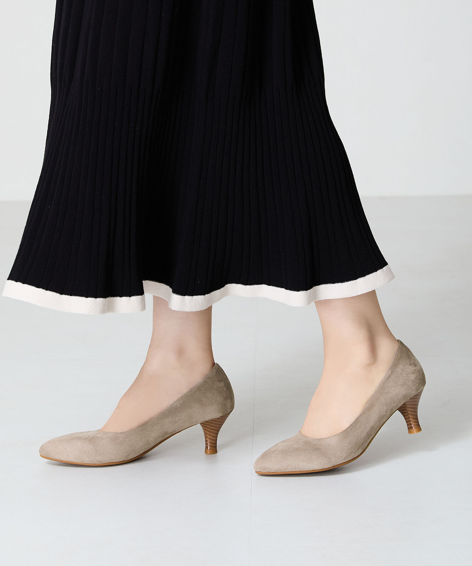 ORiental TRaffic「【WEB限定 / 累計9万足突破】 ミドルヒール パンプス /R-4008  ヒール5.5cm シンプル オフィス クッション」|パンプス|