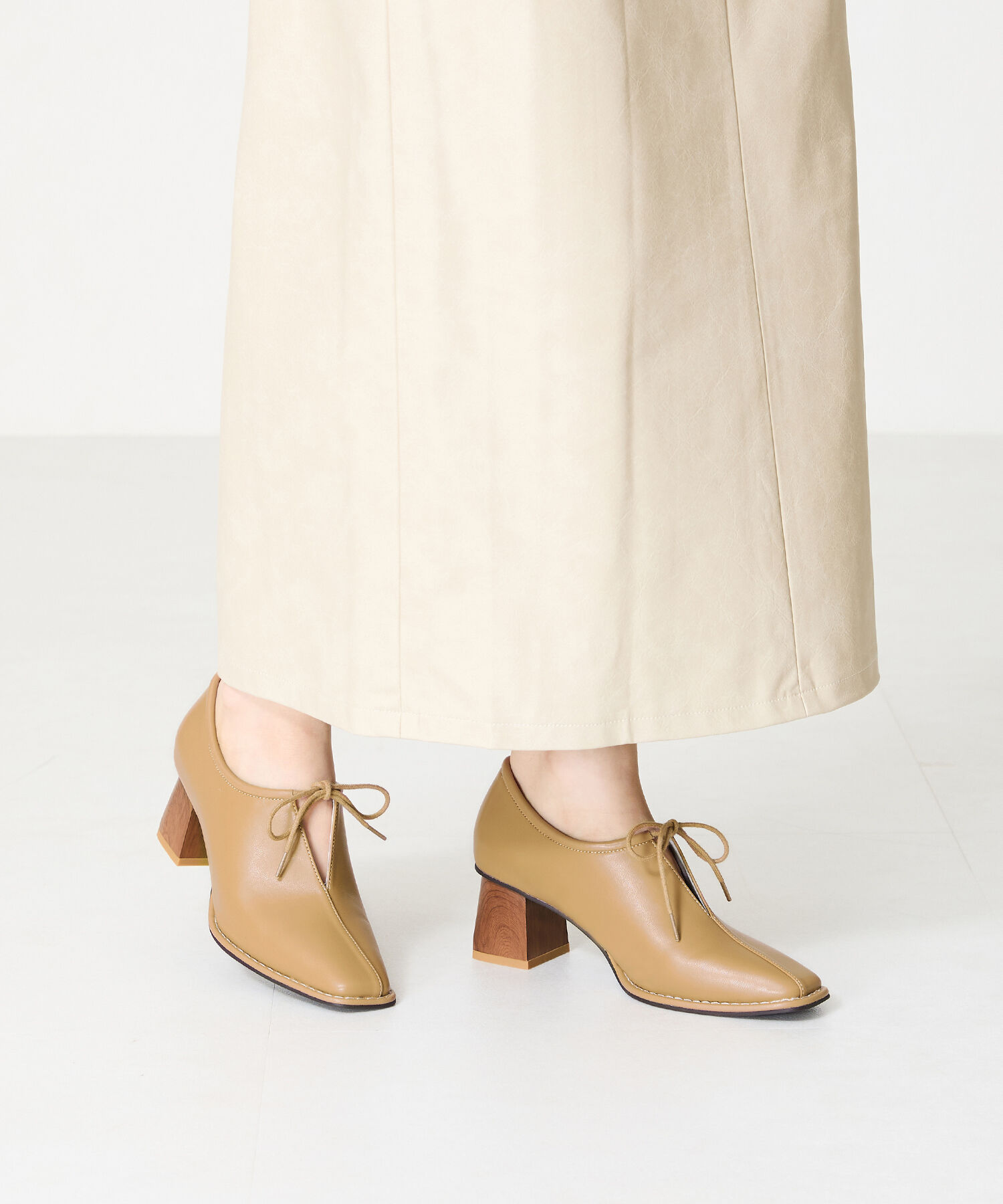 ORiental TRaffic「●2024秋冬新作●ウッドヒール甲深パンプス/41307」|パンプス|