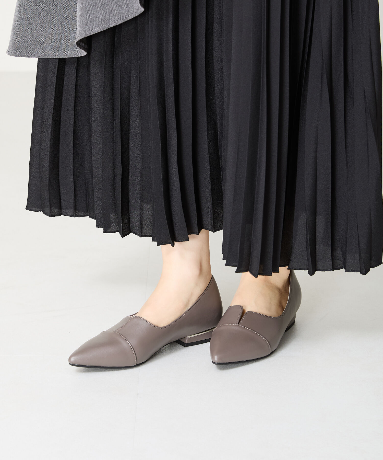 ORiental TRaffic「【WEB限定】メタリックライン フラット パンプス /45303 スリットパンプス 通勤靴」|パンプス|