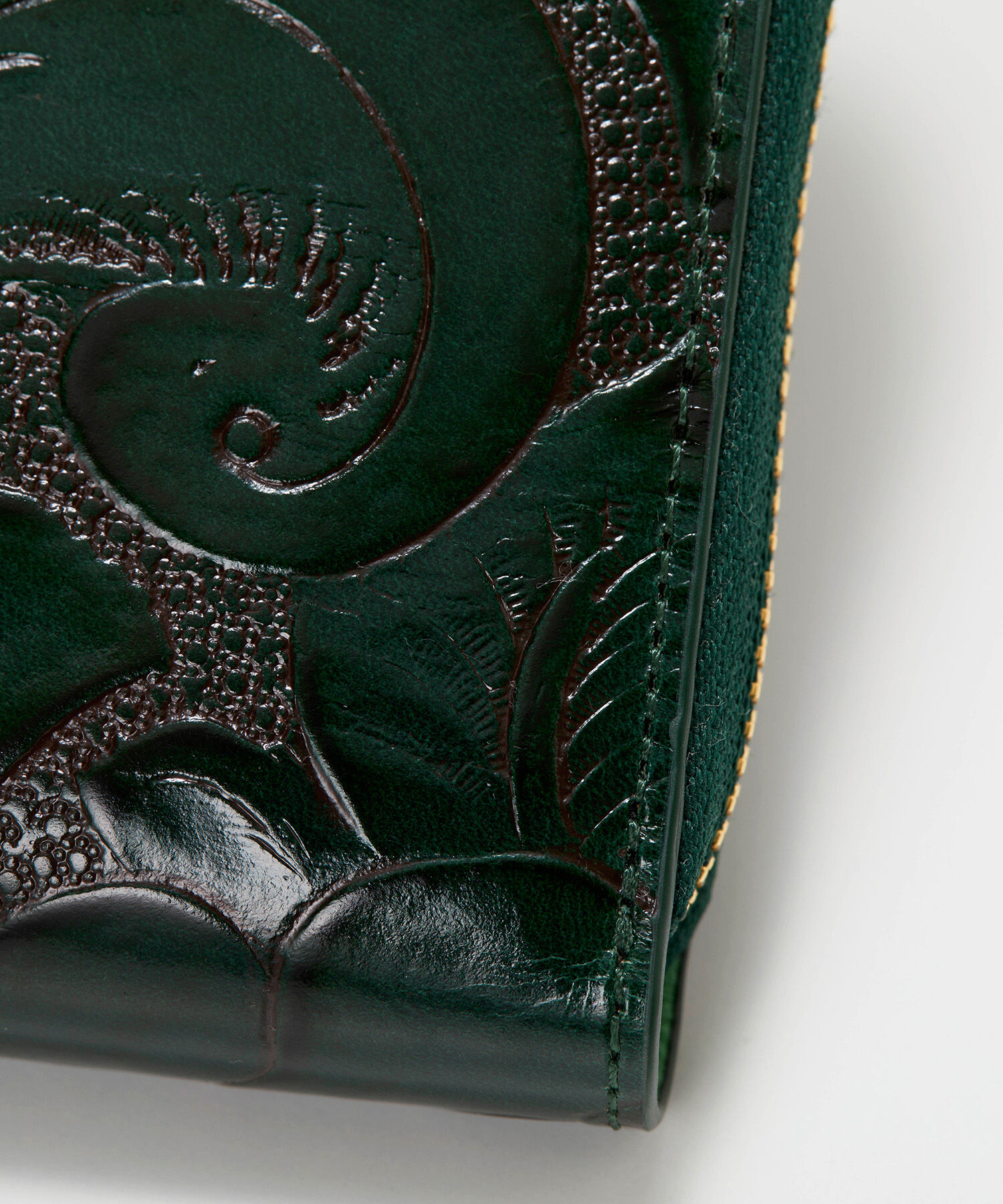 TOPKAPI BREATH「【TREASURE TOPKAPI】ローズエンボス ツヤ レザー ラウンドファスナー 二つ折り財布/パスポート対応」|財布|