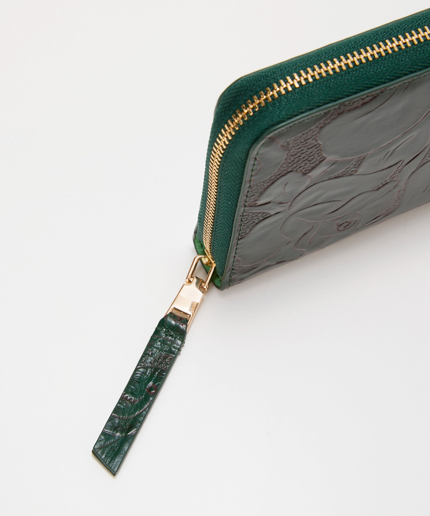 TOPKAPI BREATH「【TREASURE TOPKAPI】ローズエンボス ツヤ レザー ラウンドファスナー 二つ折り財布/パスポート対応」|財布|