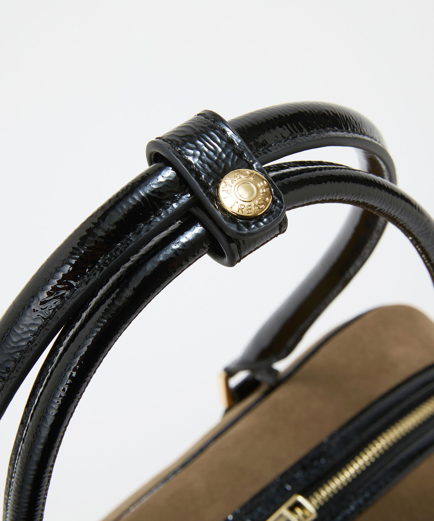 TOPKAPI TREASURE「【TREASURE TOPKAPI】スエード エナメルコンビ ワイド ボストンバッグ チャーム付き」|ボストンバッグ|