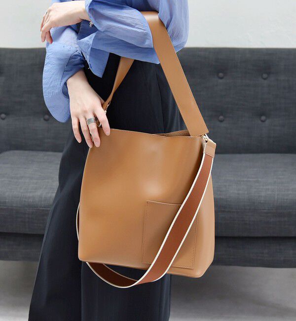 quaranciel「quaranciel: ライン 2way ショルダー バッグ」|ショルダー・メッセンジャー|キャメル