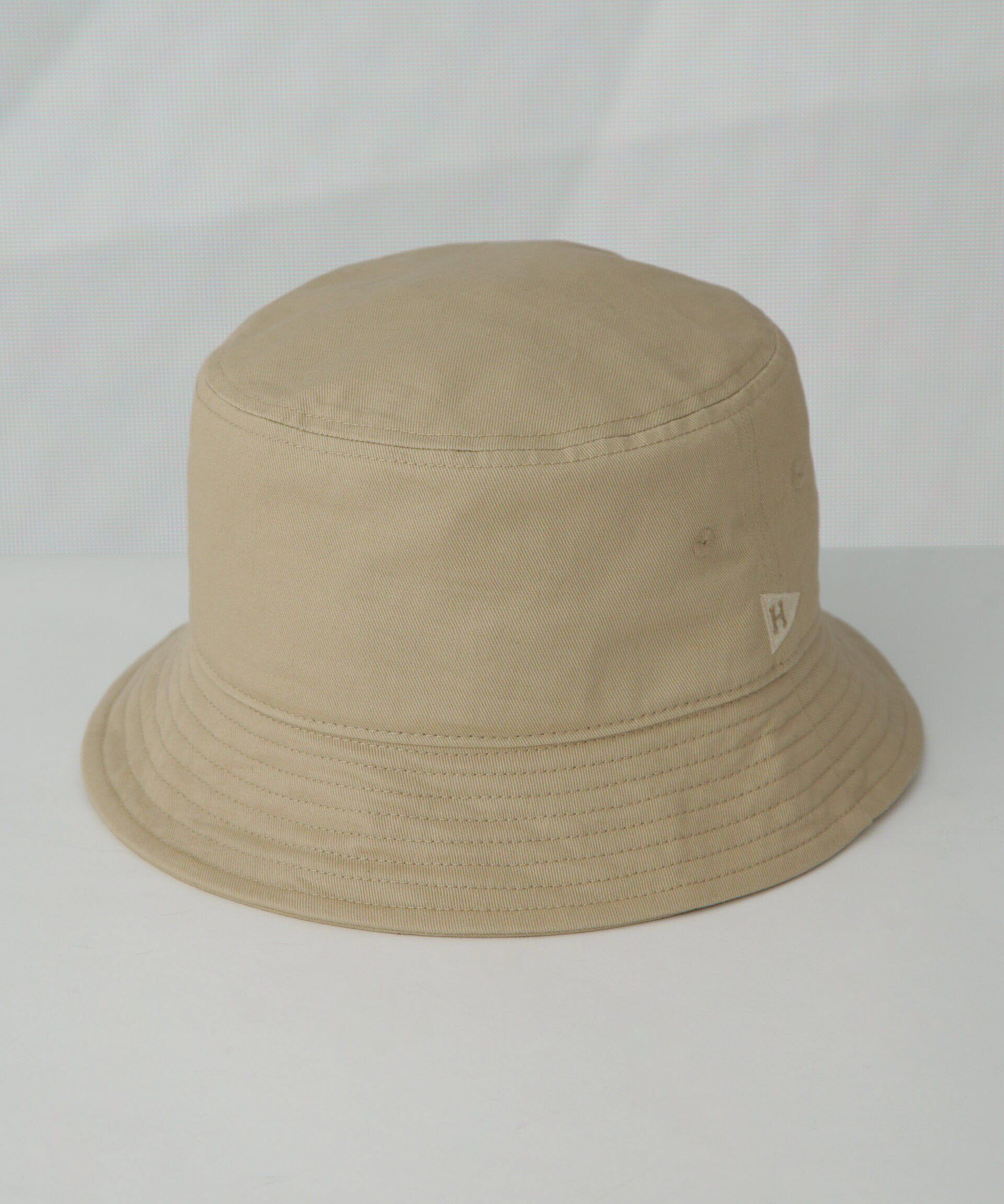 nano･universe「Healthknit/Healthknit別注 ロゴ刺繍バケットハット」|キャップ・キャスケット|ベージュ