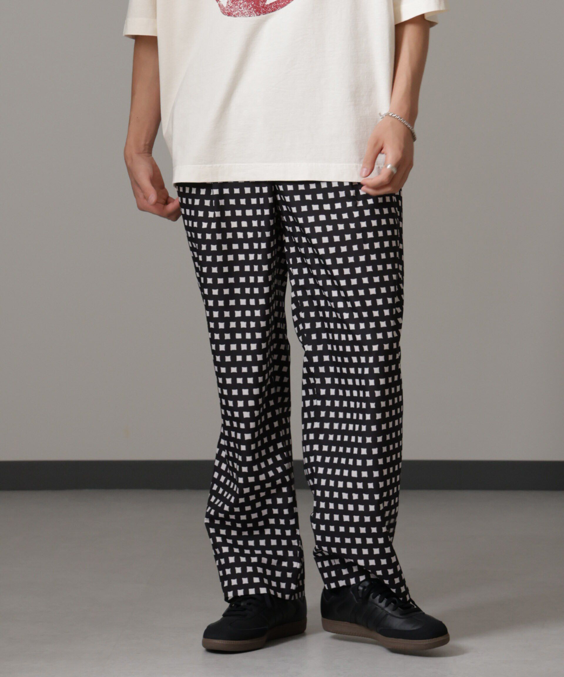 nano･universe「オリジナルパターンイージーパンツ」|チノ|