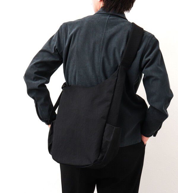 NOLLEY'S goodman「【NESK/ネスク】バーティカルショルダーバッグ NS-013」|ショルダー・メッセンジャー|ブラック