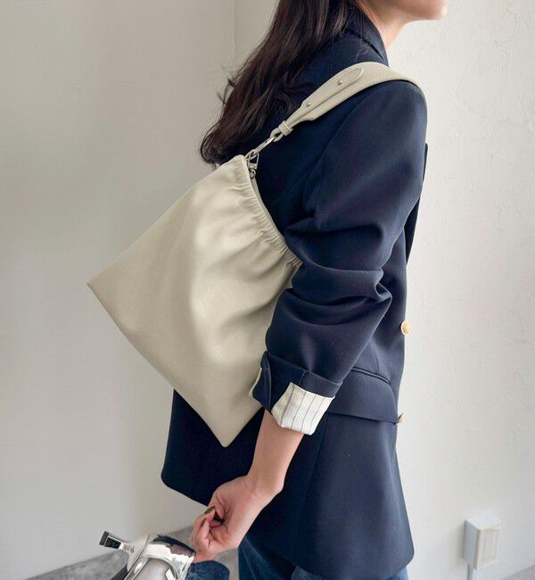 fredy emue「チェーン＆ワンハンドルギャザーバッグ」|ショルダー・メッセンジャー|