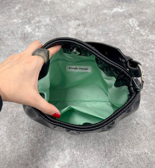 fredy emue「チェーン＆ワンハンドルギャザーバッグ」|ショルダー・メッセンジャー|