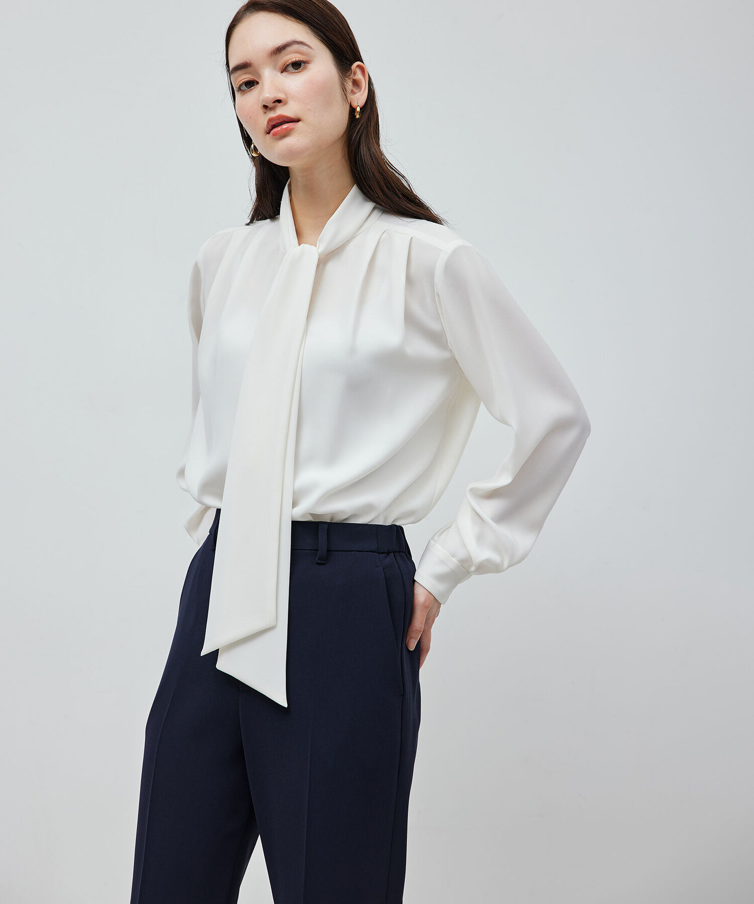 ROPE「ジョーゼットストレッチ ボウタイブラウス【セレモニー対応】【洗える】」|シャツ・ブラウス|