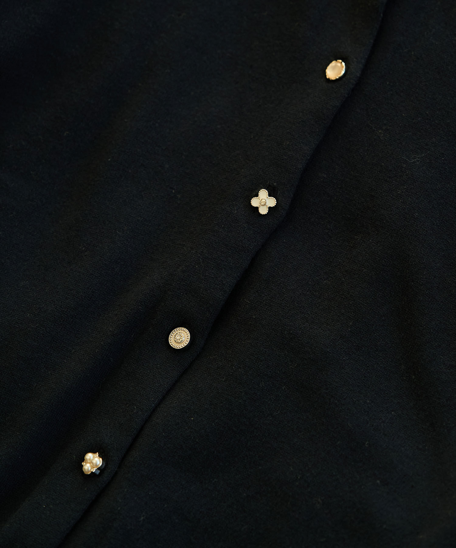 VIS「色々釦ハイゲージカラーカーディガン」|カーディガン|