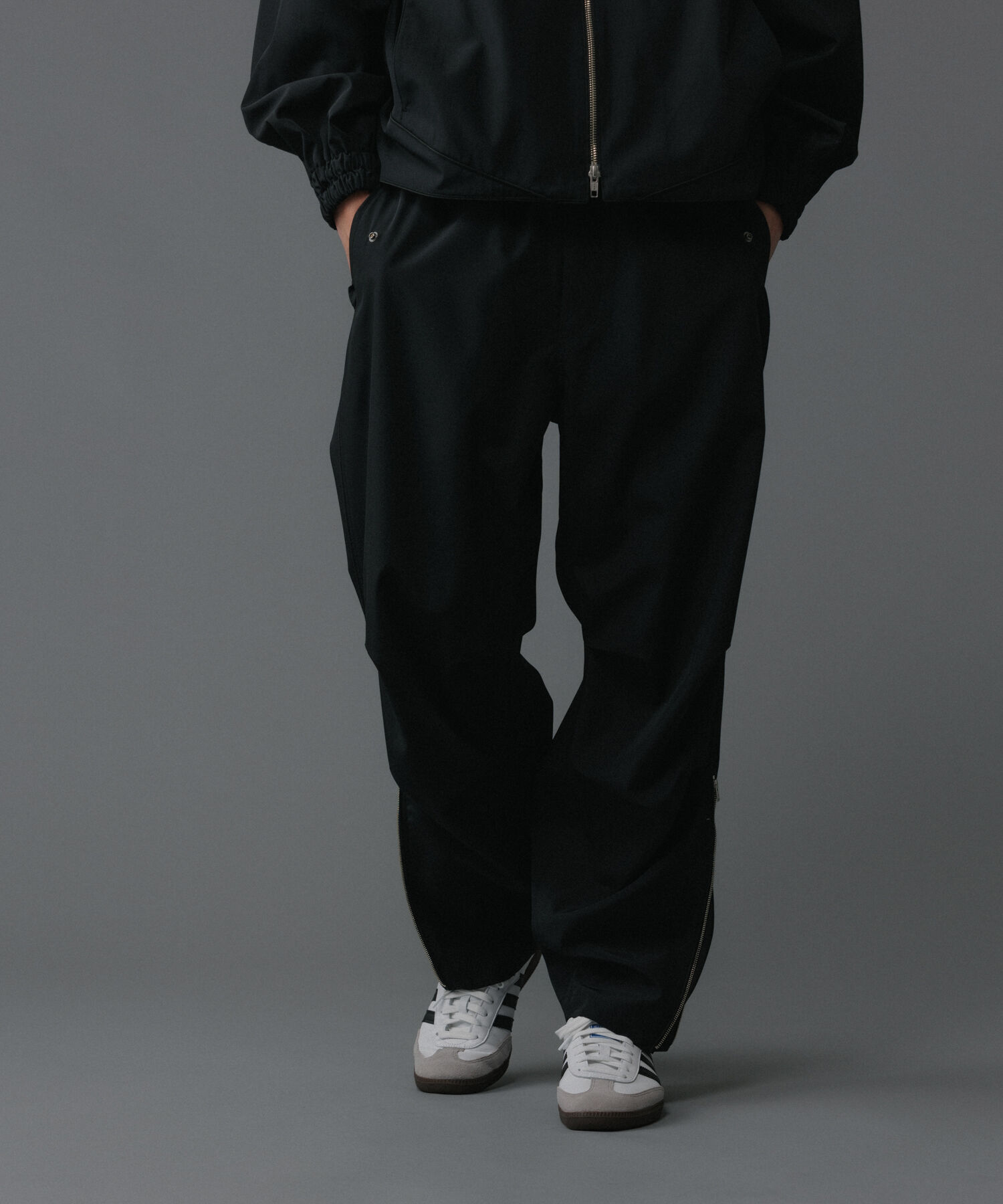 ADAM ET ROPE'「【NIKKE/ニッケ】撥水タフタ ドローストリング ワイド トラック パンツ / セットアップ対応 / UNISEX」|その他|