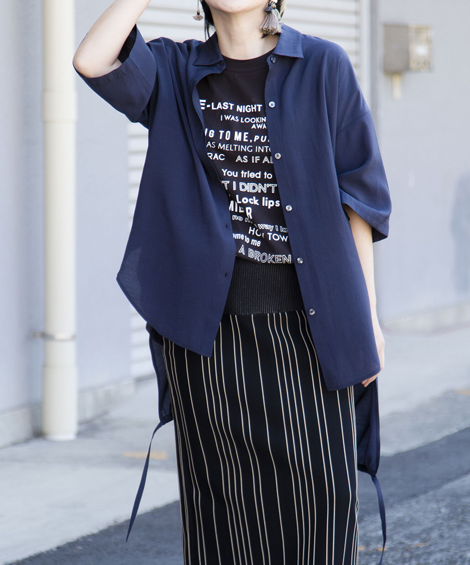  「【WEB限定アイテム】ﾊﾞｯｸﾛﾝｸﾞｷﾞｬｻﾞｰﾌﾞﾗｳｽ」|シャツ・ブラウス|CHARCOAL