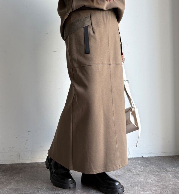  「【セットアップ対応/WEB限定】ポンチバックフレアスカート」|スカート|カーキ