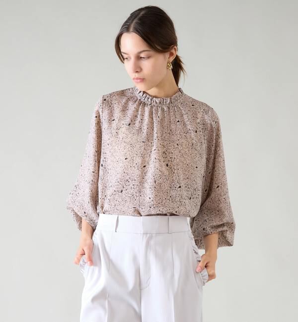 TIARA「フラワーカーテンプリントフリルネックブラウス」|シャツ・ブラウス|