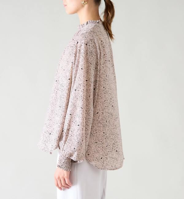 TIARA「フラワーカーテンプリントフリルネックブラウス」|シャツ・ブラウス|