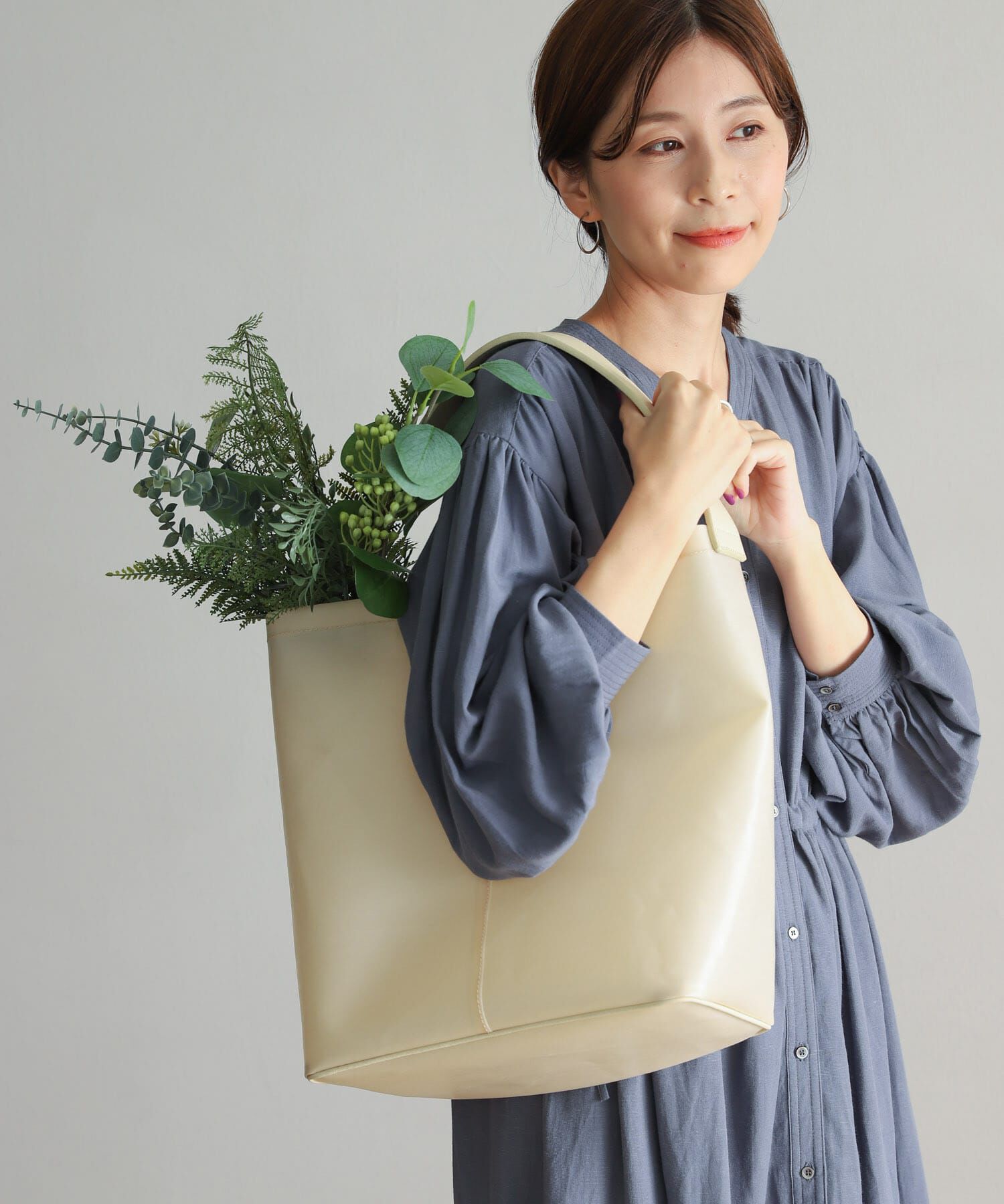 URBAN RESEARCH DOORS「『別注』ITTI&times;commpost　BUCKET SHOULDER」|トートバッグ|