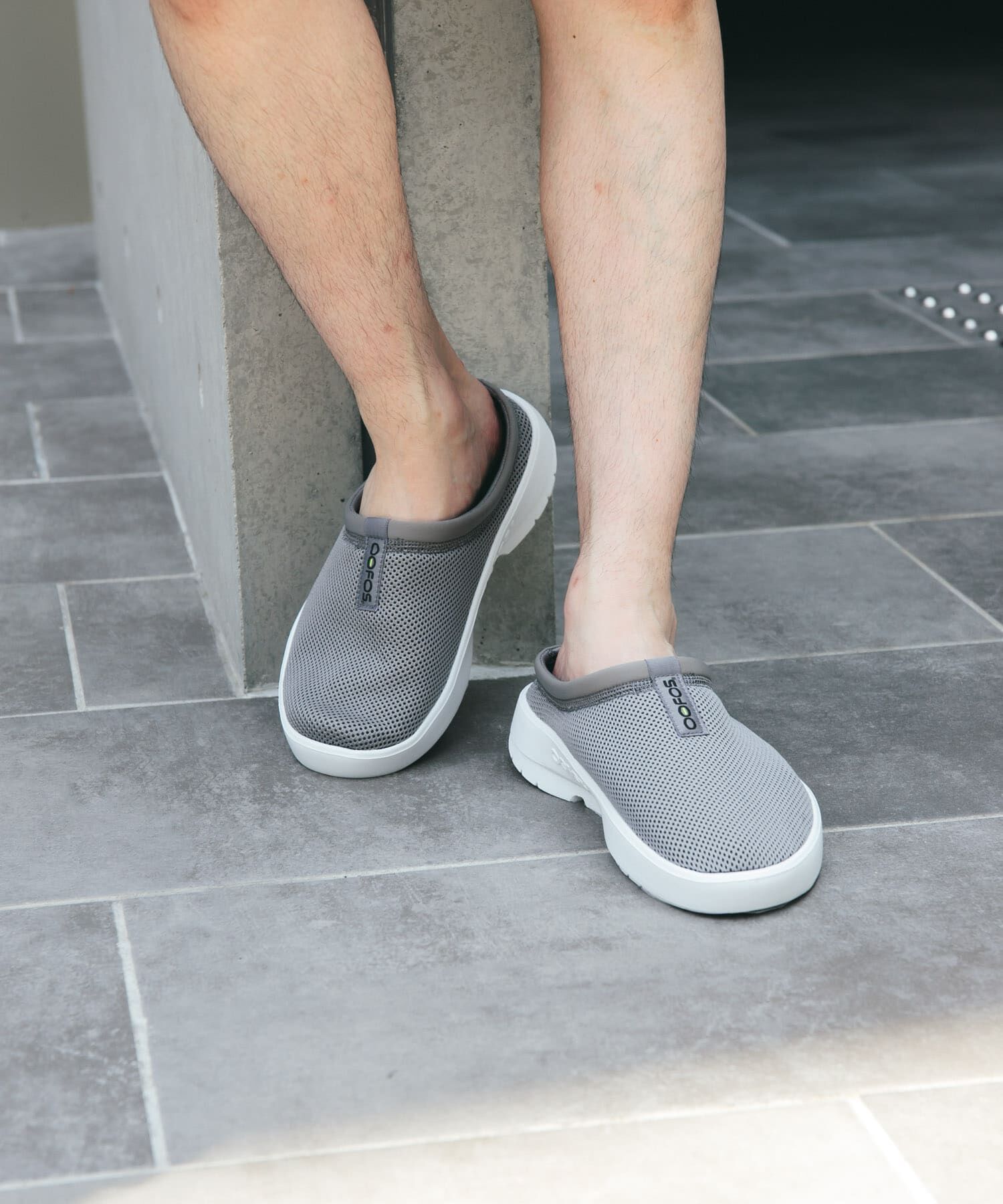 URBAN RESEARCH DOORS「OOFOS　OOcOOzie Sport Mule」|サンダル|