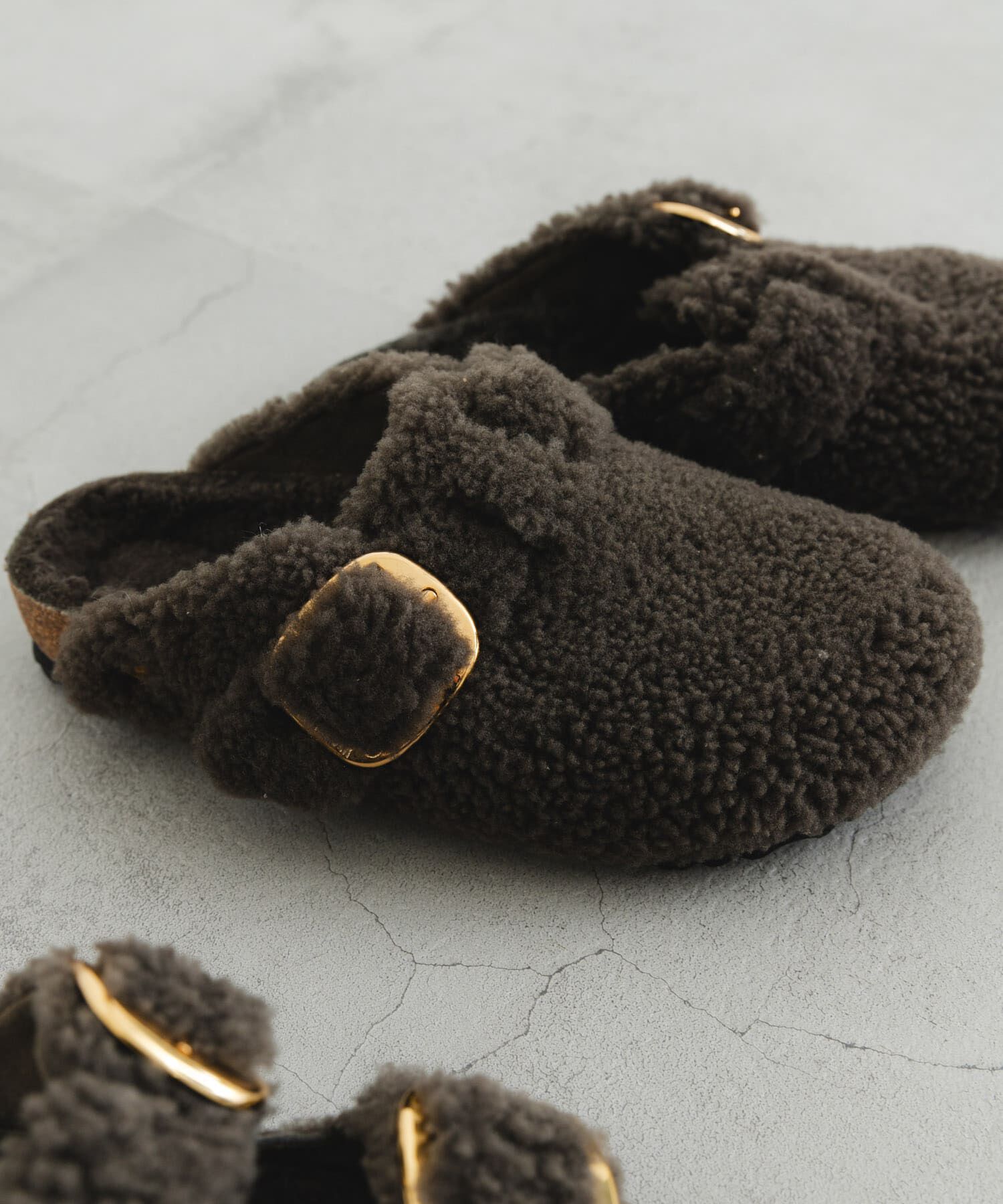 URBAN RESEARCH「BOSTON BIG BUCKLE TEDDY」|サンダル|