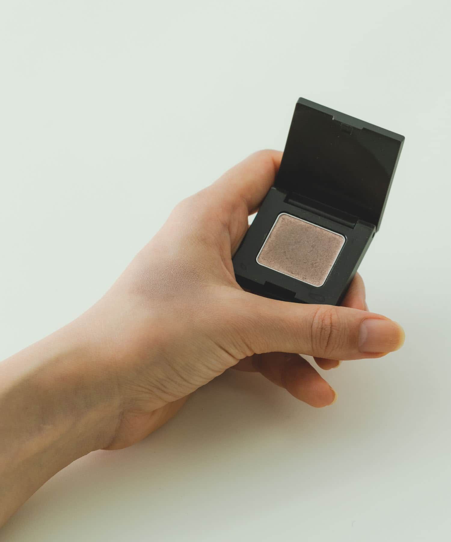 URBAN RESEARCH「OSAJI　ニュアンスアイシャドウ」|その他|