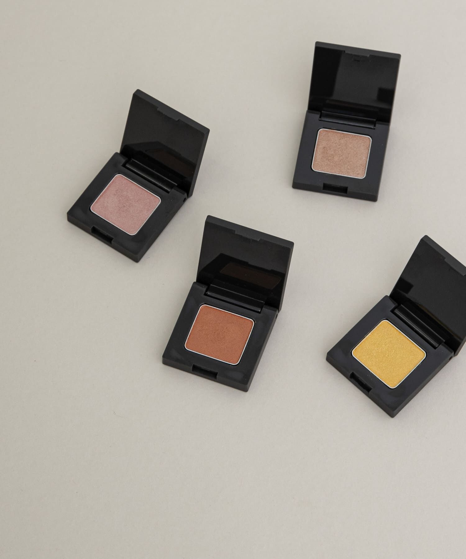 URBAN RESEARCH「OSAJI　ニュアンスアイシャドウ」|その他|