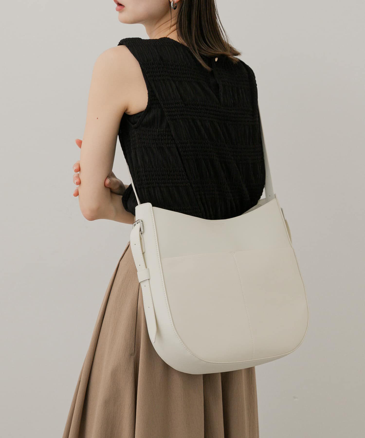 SENSE OF PLACE by URBAN RESEARCH「アウトポケットビッグショルダーバッグ」|ショルダー・メッセンジャー|アイボリー