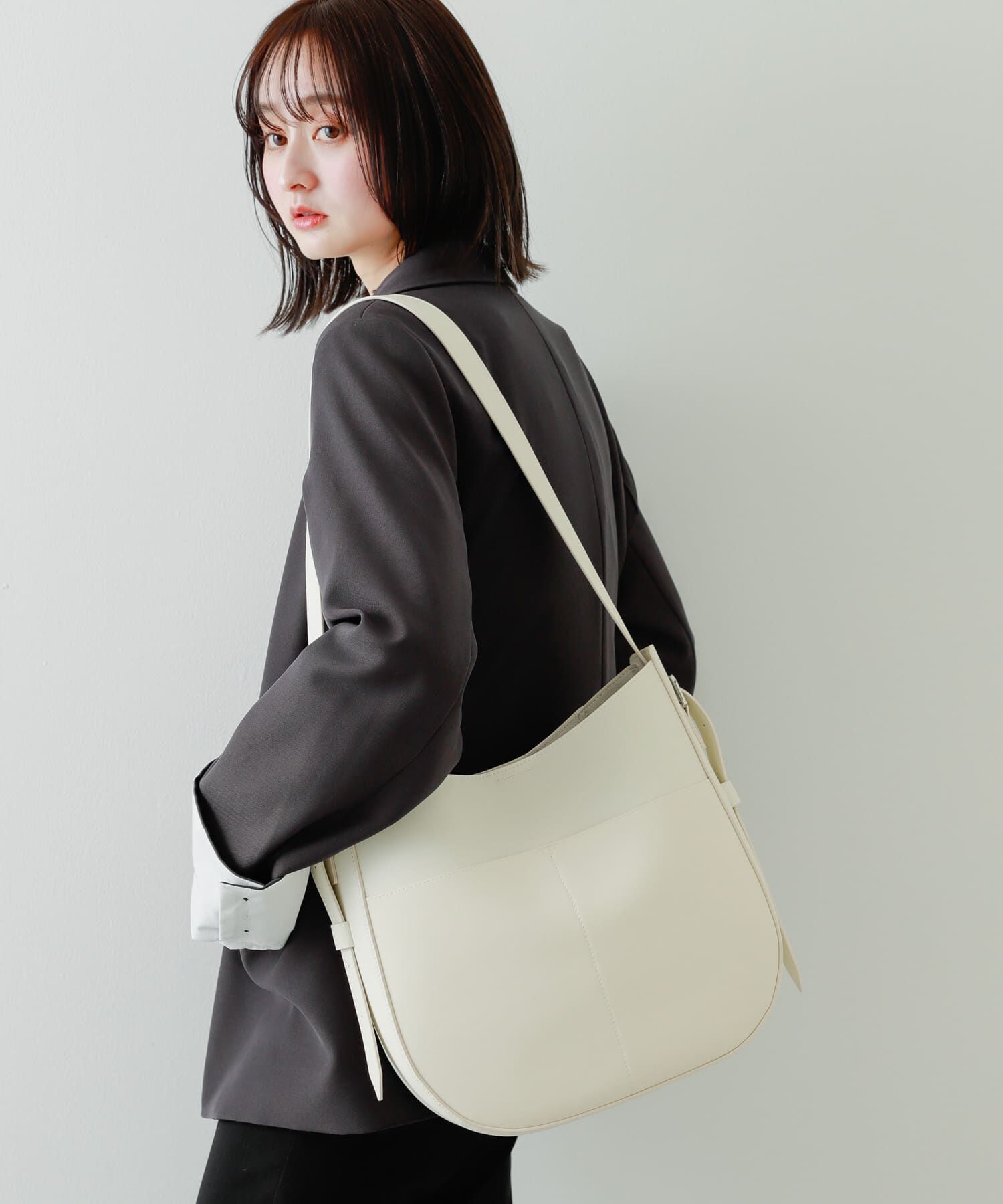 SENSE OF PLACE by URBAN RESEARCH「アウトポケットビッグショルダーバッグ」|ショルダー・メッセンジャー|