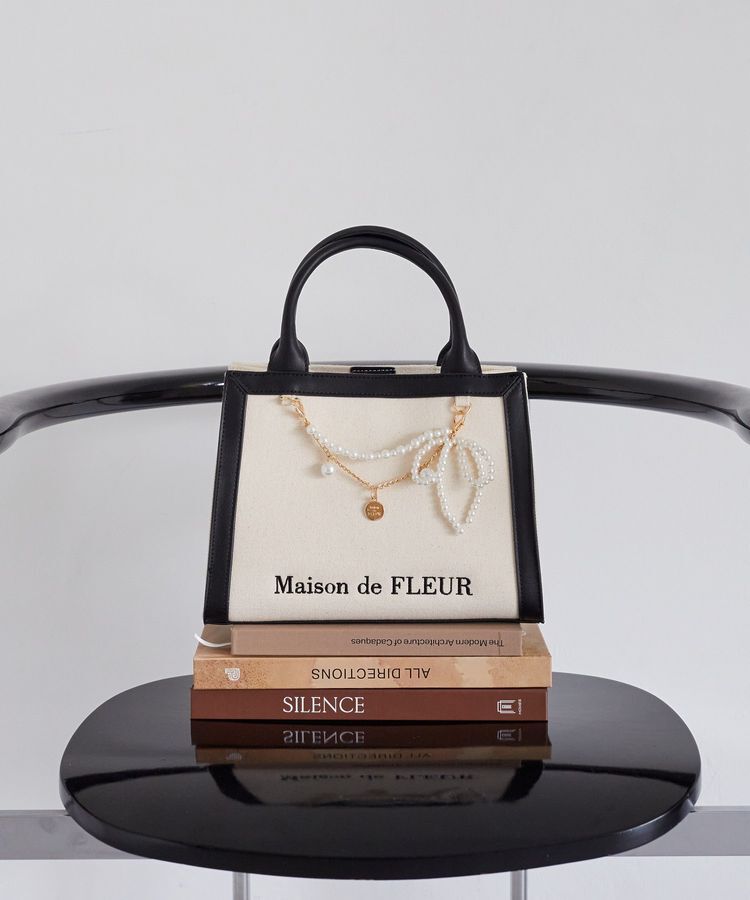 Maison de FLEUR「チャーム付きスクエア2Wayバッグ」|トートバッグ|ブラック