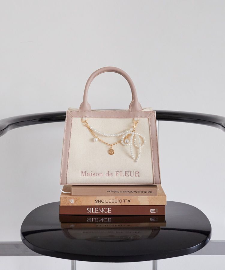 Maison de FLEUR「チャーム付きスクエア2Wayバッグ」|トートバッグ|