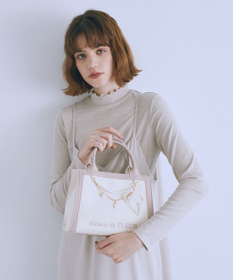 Maison de FLEUR「チャーム付きスクエア2Wayバッグ」|トートバッグ|