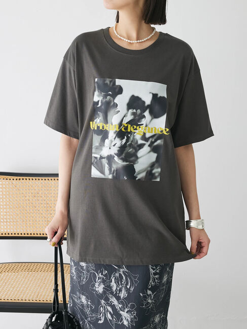 AnriettMusee「レトロフラワーロゴ入りプリントTシャツ」|Tシャツ・カットソー|