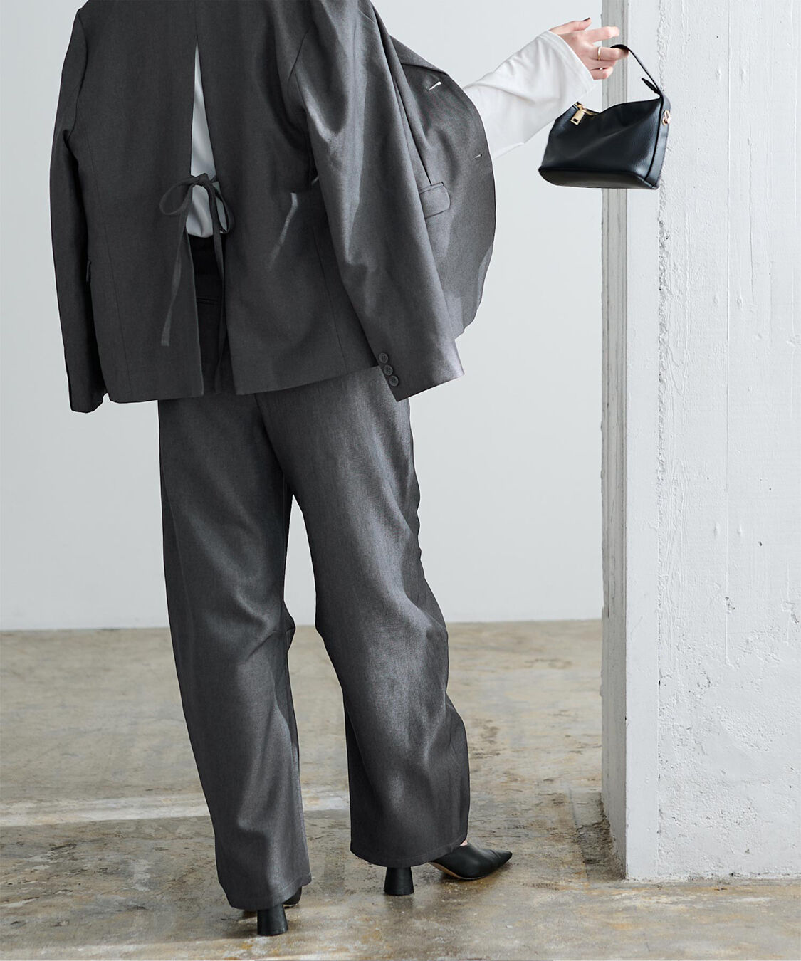 ur's「ベーシックカーブパンツ」|スラックス|