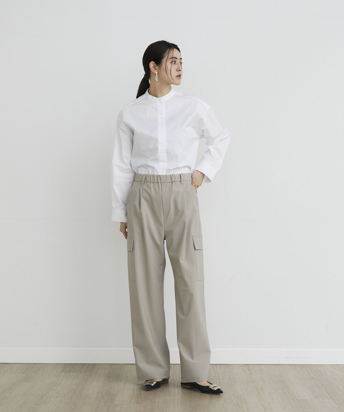 INED「ショート丈バンドカラーシャツ」|シャツ・ブラウス|